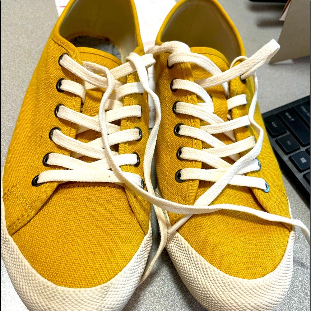 Seavees shoes size 38-7/12